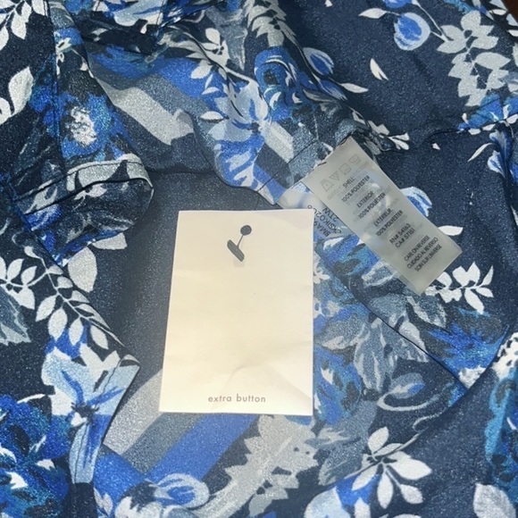 NWT Calvin Klein Button Down Blue Floral Blouse - Size Small - Picture 3 of 8